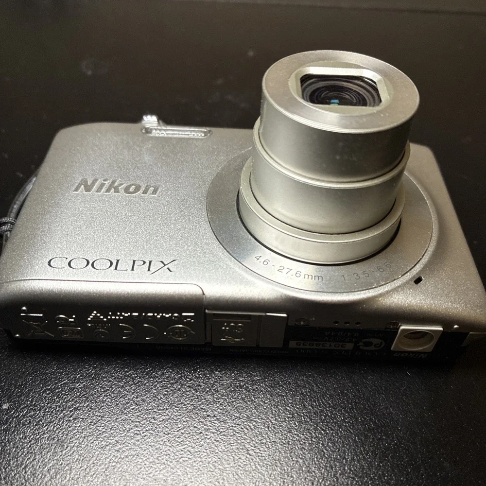 Nikon COOLPIX S3300 Silver 16.0MP 6x Digital Camera Bundle (Tested/Works)